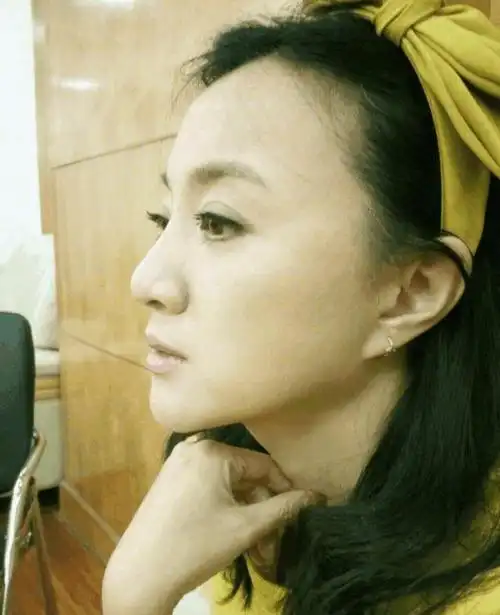 凄凉!"春晚小品女王"金玉婷,患抑郁症淡出,如今做主播没人看