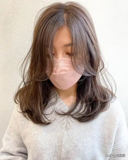 50多岁的姐姐做款纹理烫,利落又年轻,还有很多款流行发型