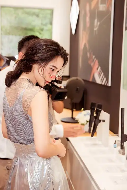 除此之外,以陈小朵,张天,胡致邦为代表的艺术家,实