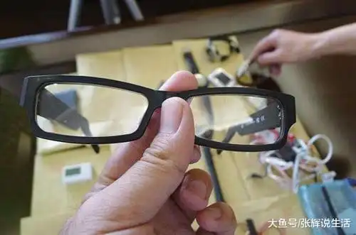 高考考场惊险高科技监考官视而不见网友作弊手段高端