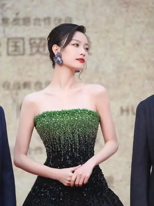 倪妮和刘诗诗的天鹅颈这的是看一次惊艳一次绝美