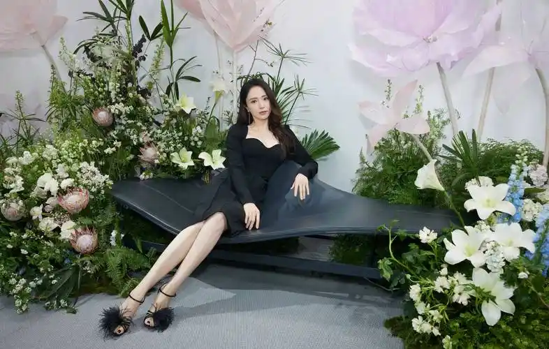 董璇黑色长裙大好身材写真_锁骨_照片_真会