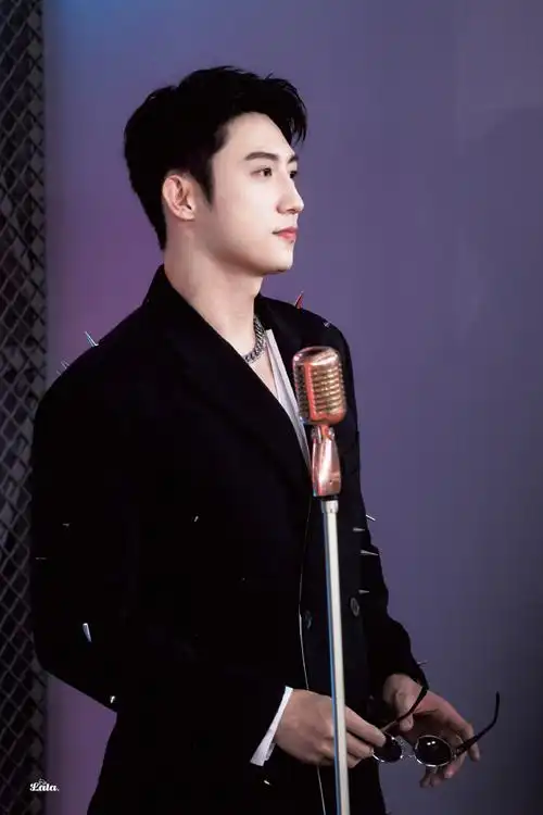 黄景瑜超话帅气逼人@johnny黄景瑜20240113北京微博之夜#黄景瑜#hjy