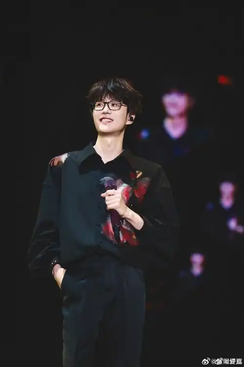 许嵩唱瘦子##许嵩演唱会嘉宾是丁世光