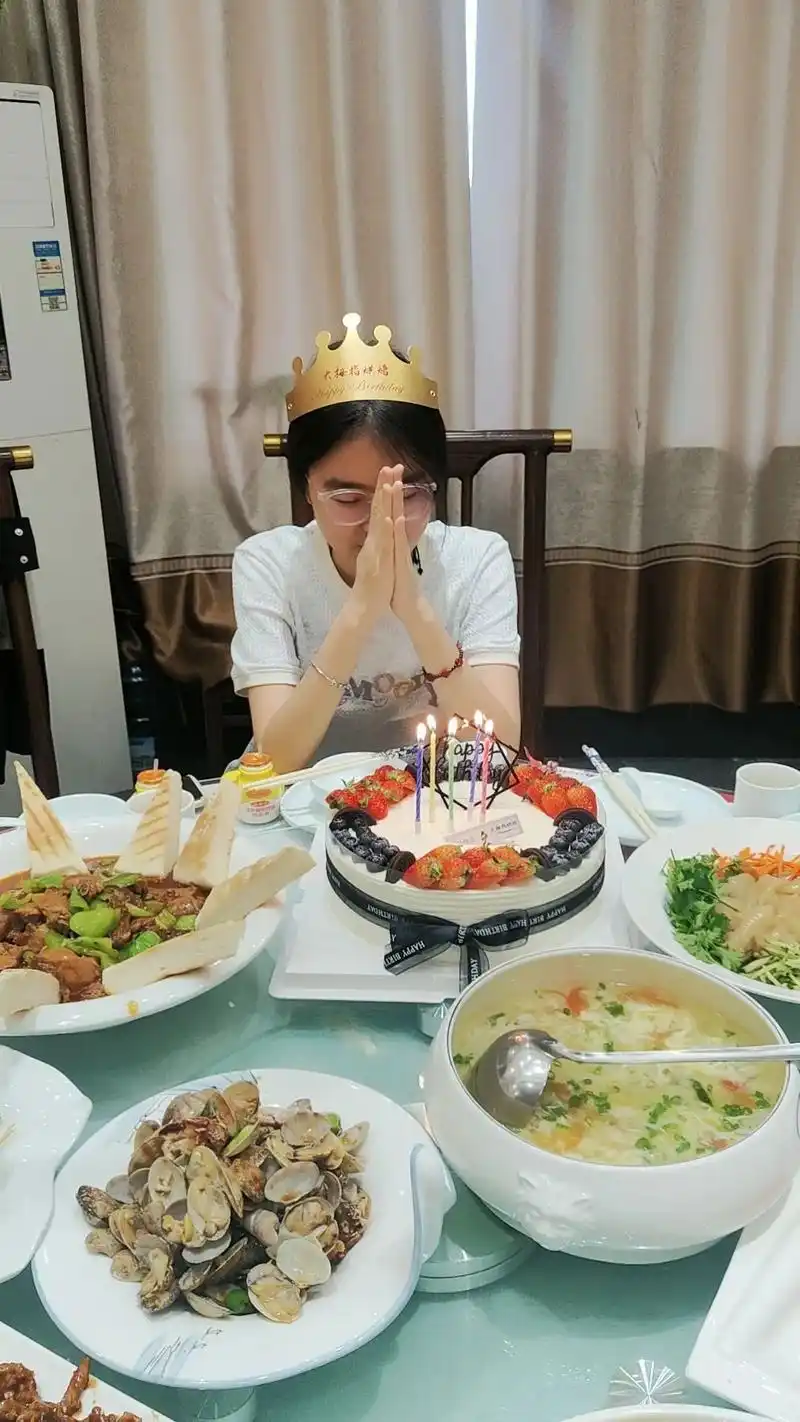 15岁将步入人生当中的又一个重要的阶段,祝女儿生日快乐!初中 - 抖音
