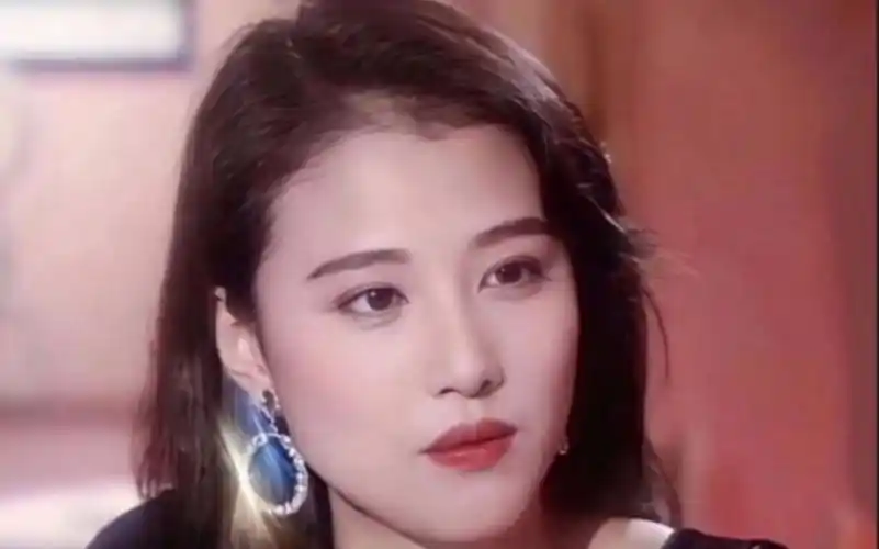 年轻时的周海媚评价自己的作品