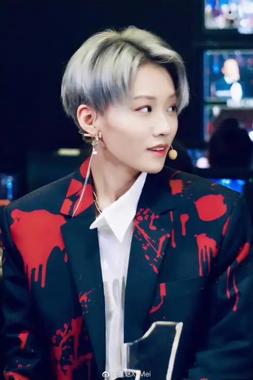 还是温温柔柔的刘雨昕