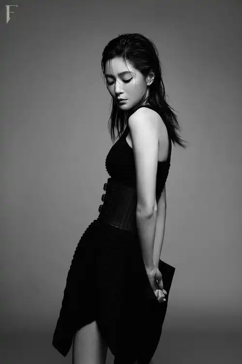 《icon-f》杂志大片释出 黑白极致下的酷女人|icon-f|王媛可|女演员