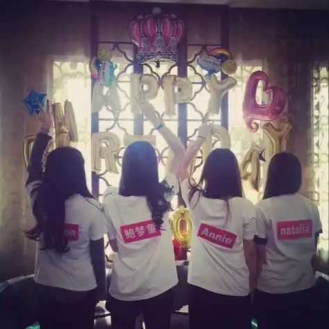 女生头像背影闺蜜