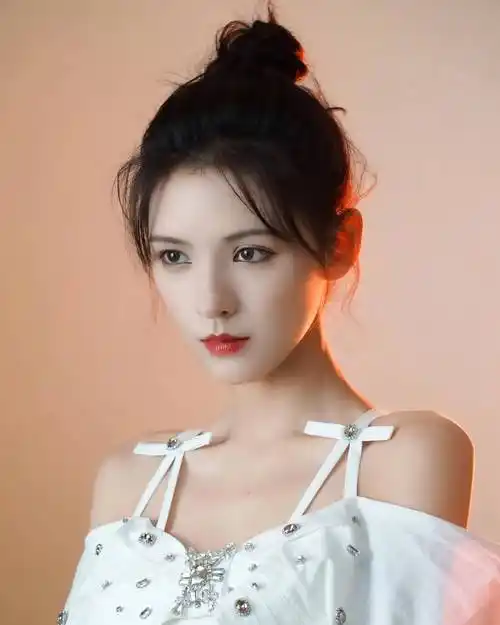 原创张予曦走红哪有那么简单想要脱颖而出就是要懂得借力懂了么