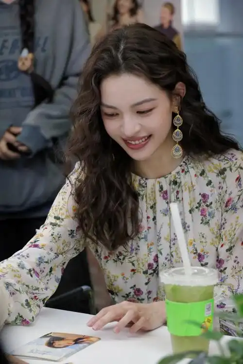 如果奔跑是我的人生新浪扫楼##钟楚曦安心奔跑吧##钟楚曦如果奔跑是