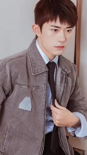 易烊千玺帅气阳光迷人写真