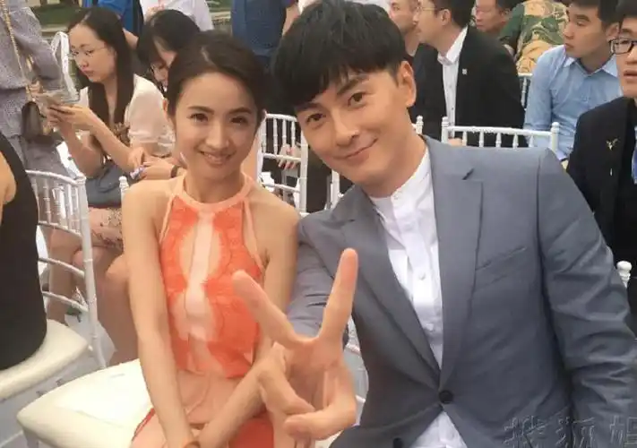 郑元畅老婆周开丽照片,郑元畅是同性恋吗?_15路驿站