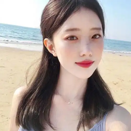 女生发型中长发