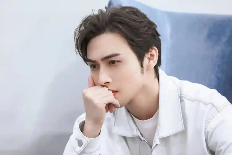 90后男星排行榜王一博落榜肖战仅排第二榜首让人意外