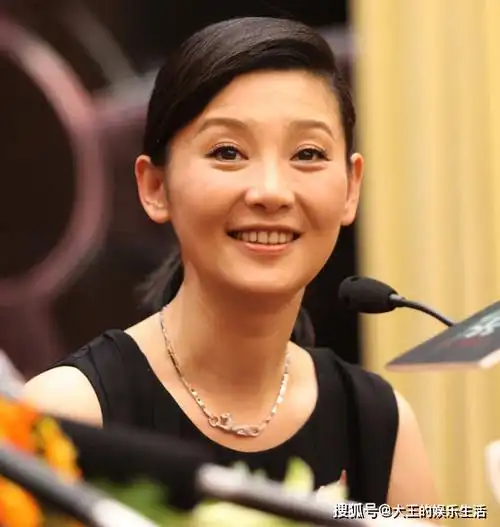 想不到2月还没结束,国家一级演员徐帆,就给影视圈演员敲警钟_事业