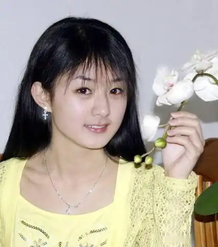 "励志女神"赵丽颖:出身农村,深陷坐台谣言,她怎么熬过来的?