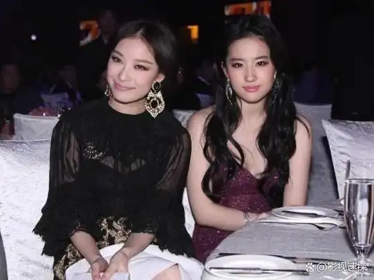 刘亦菲膀大腰圆早已不是神仙姐姐?看看她和杨幂的合影你就明白了