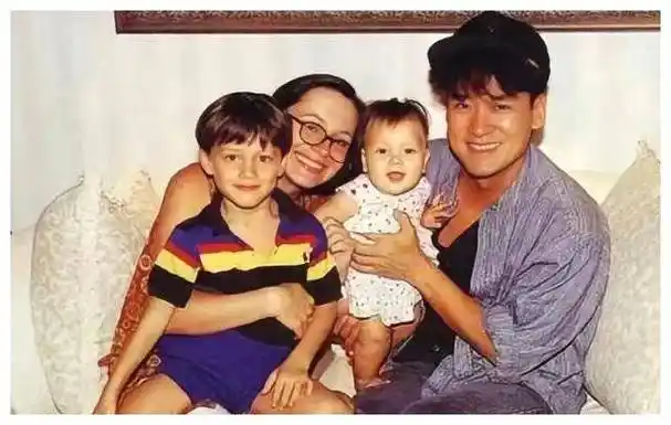 周华健:音乐天王婚姻传奇,令人叹为观止_康粹兰_家庭_成功