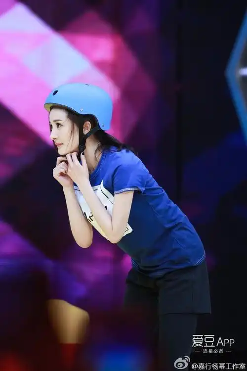 [杨幂][分享]160625 工作室曝《快本》花絮照 美丽的大幂幂抢先看