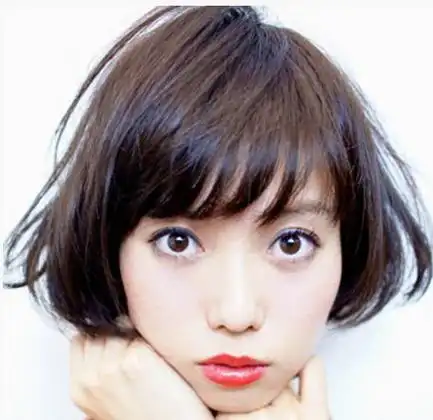 大饼脸短发