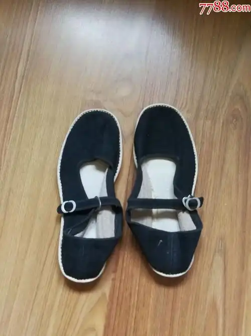 5品99白塑料底布鞋一双￥689.5品99全新白塑料底布鞋￥389.