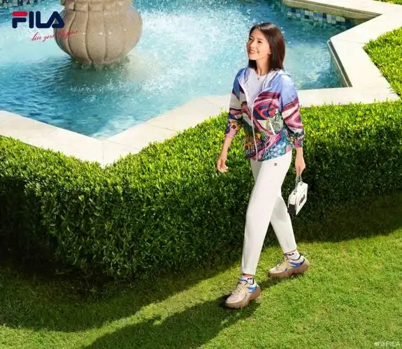 fila时尚运动代言人高圆圆##fila时尚印花