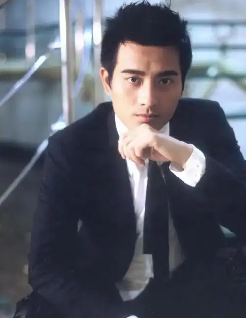 演员陈龙:我这辈子最正确的决定,就是闪婚娶了演员章龄之为妻