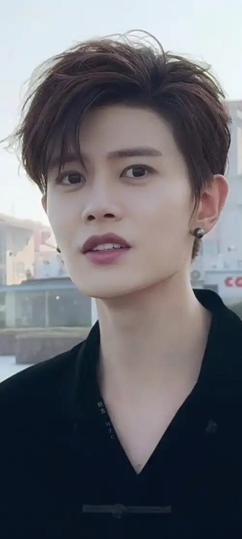 元气满满的一天～@任嘉伦allen  任嘉伦|卡大头版壁纸 9p  #任苒