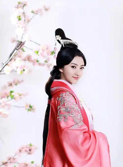 景甜甜美写真合集下一图集:《大玉儿传奇》大玉儿景甜剧照