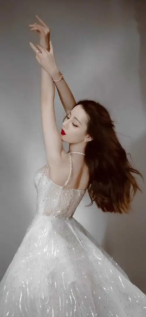 洁白的婚纱07    #迪丽热巴