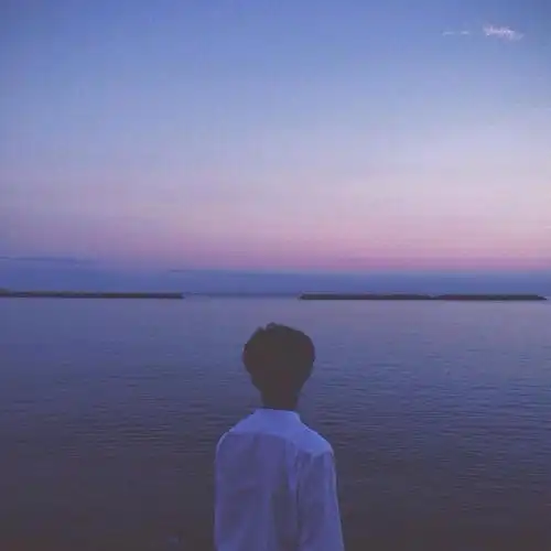 女生头像_蓝色_大海_天空_背影_壁纸zhang爱人