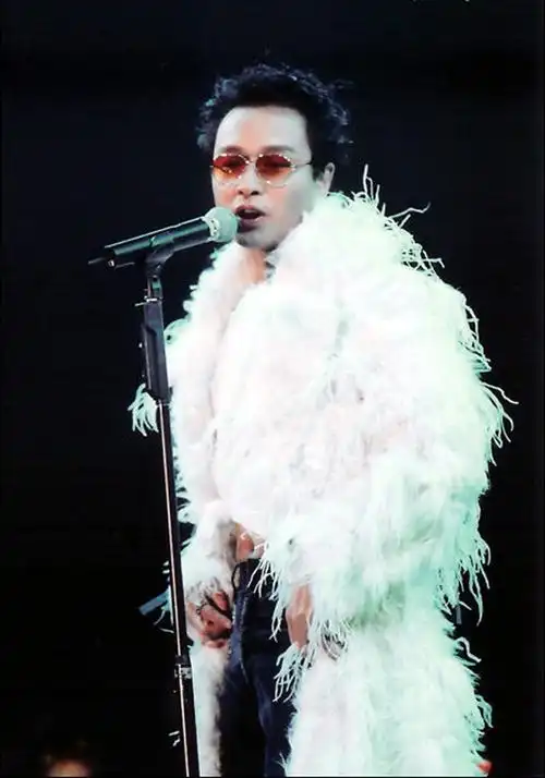 活动照片-霸王别姬 张国荣拉阔演唱会