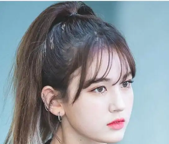 手残学生党漂亮长发发型扎发