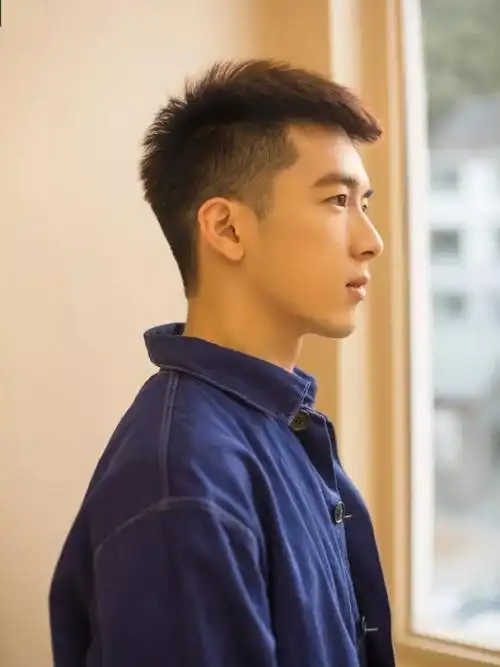 适合16岁男学生的发型有哪些?