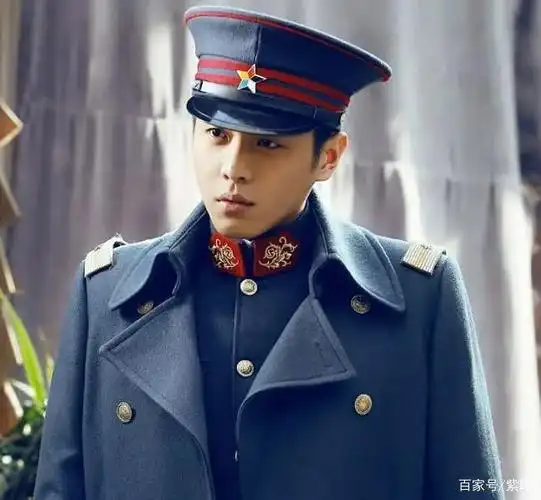 娱乐圈十位穿军装最帅的男艺人,谁是的男神?