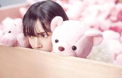 angelababy辣妈少女心激萌写真坠入粉色海洋图片