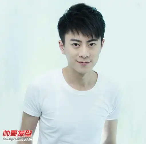 男人黑色飞机头发型设计 男士飞机头发型图片