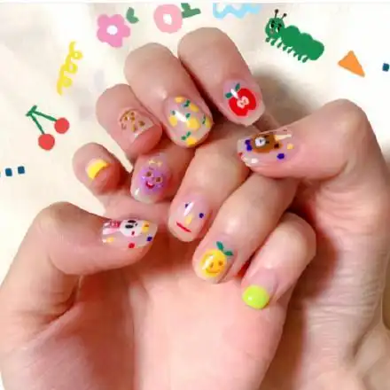 适合夏天的6种"卡通图案美甲",时髦可爱还显手白,萌萌哒!