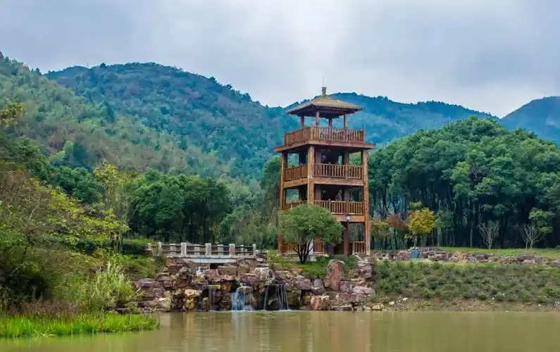 穹窿山海拔多少米