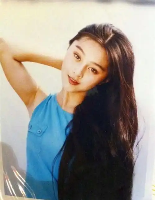 范冰冰6岁到20岁旧照,水灵白嫩从小美到大,是否整容一目了然?