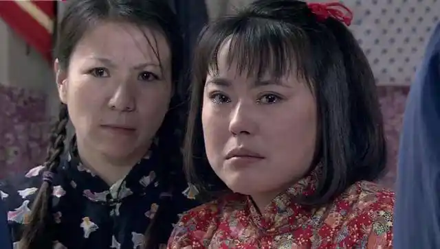 《金婚》里的蒋雯丽,年轻貌美却不会过日子,看看隔壁庄嫂!