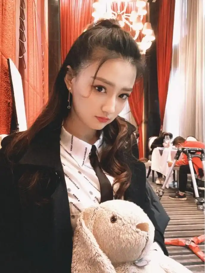 21 xhs更新】	『做作的自拍』	@徐璐lulu