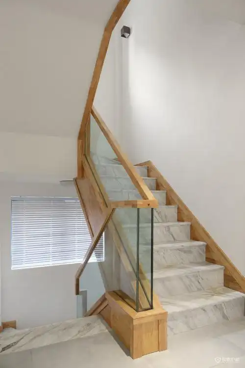 楼梯颜色要怎么搭配?