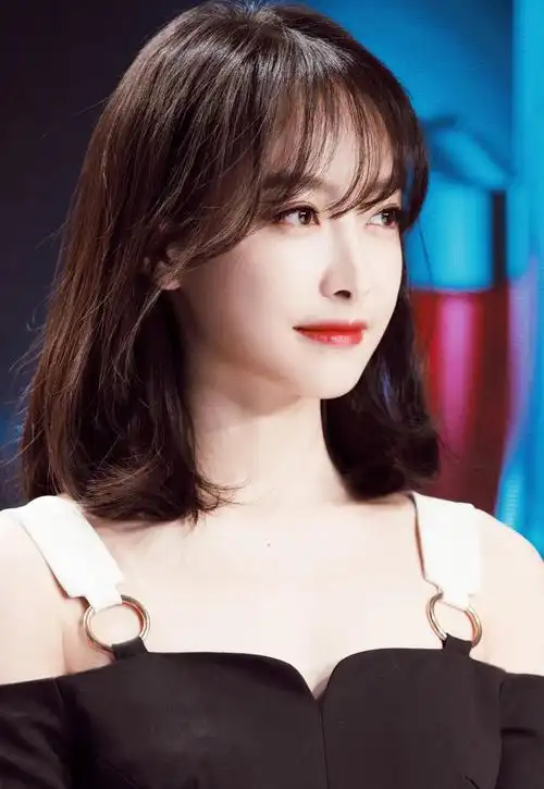 宋茜欧豪已隐婚 网曝宋茜欧豪已隐婚,双方工作室辟谣,称这个消息纯属