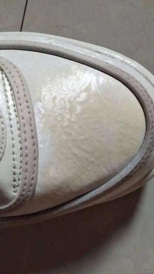 为什么鞋子洗了变这样了?