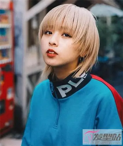 鲻鱼头发型女生短发前短后长太时尚吸睛