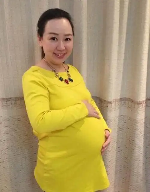 38岁关凌孩子罕曝光!儿子模样俊女儿眼睛大,两人名字搞怪引爆笑