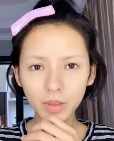 张予曦真的离不开滤镜吗看到她卸妆的那一刻网友快化回去吧