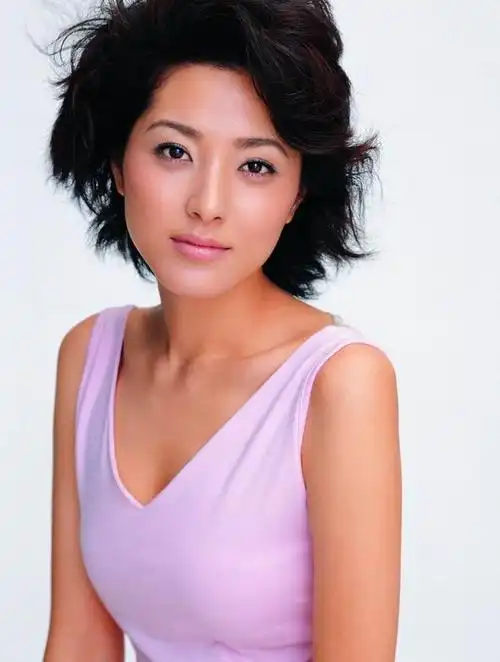 资料图片:演员曾黎精彩写真(9)